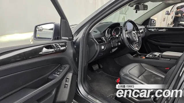 Mercedes-Benz GLS 2018 thumb 10