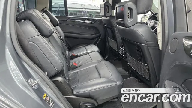 Mercedes-Benz GLS 2018 thumb 12