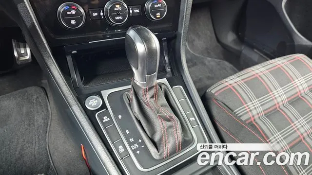 Volkswagen Golf Sportsvan 2016 thumb 9