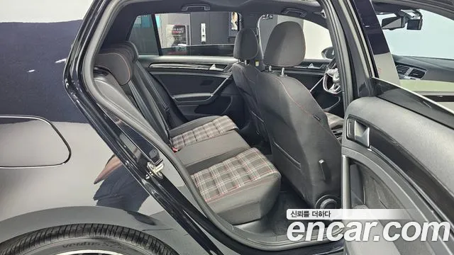 Volkswagen Golf Sportsvan 2016 thumb 11
