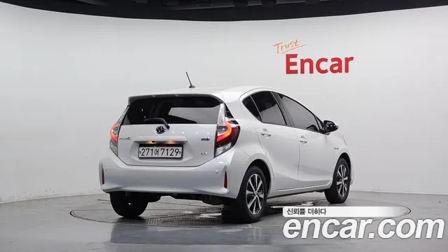 Toyota Prius 2019 thumb 2