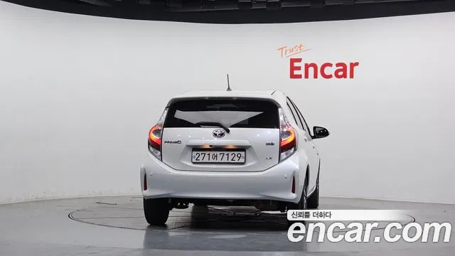 Toyota Prius 2019 thumb 4