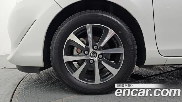 Toyota Prius 2019 thumb 5