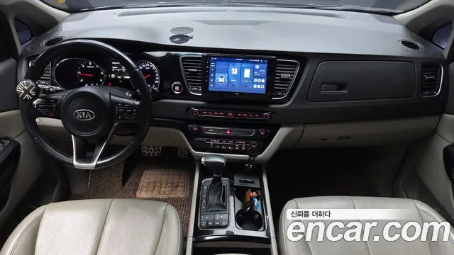 Kia Carnival 2016 thumb 7