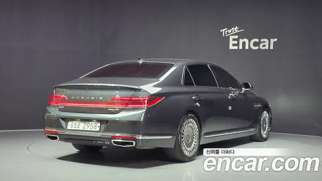 Genesis G90 2019 thumb 2