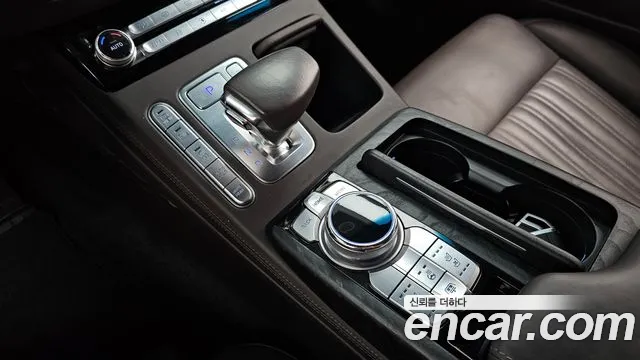 Genesis G90 2019 thumb 9