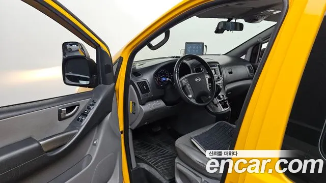 Hyundai Starex 2015 thumb 11