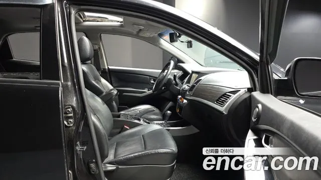 KG_Mobility_Ssangyong KORANDO 2014 thumb 12