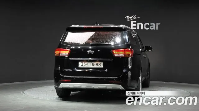 Kia Carnival 2016 thumb 4