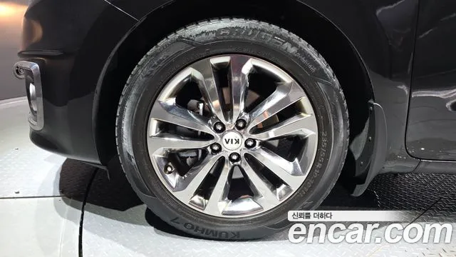 Kia Carnival 2016 thumb 5