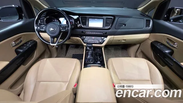Kia Carnival 2016 thumb 7