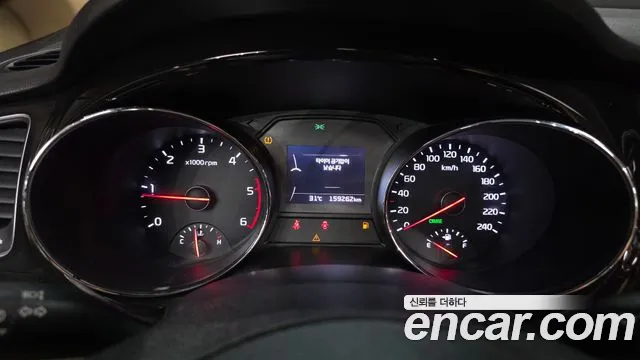 Kia Carnival 2016 thumb 8
