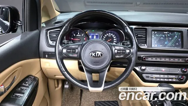 Kia Carnival 2016 thumb 12