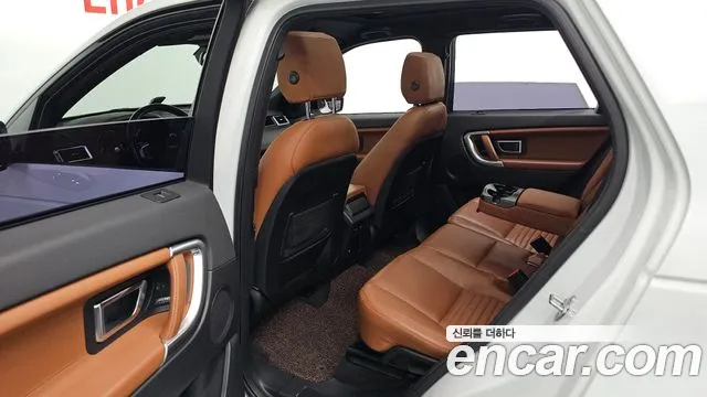 Land Rover Discovery Sport 2016 thumb 12