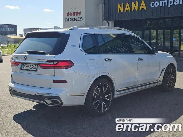 BMW X7 2021 thumb 4