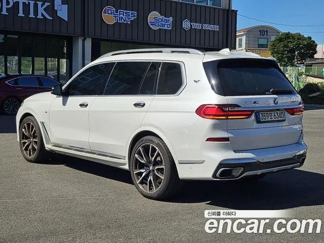 BMW X7 2021 thumb 6