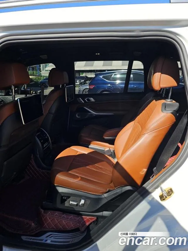 BMW X7 2021 thumb 8