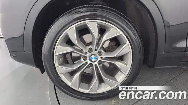 BMW X4 2017 thumb 5