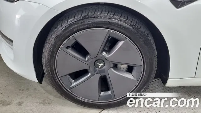 Tesla Model 3 2021 thumb 5