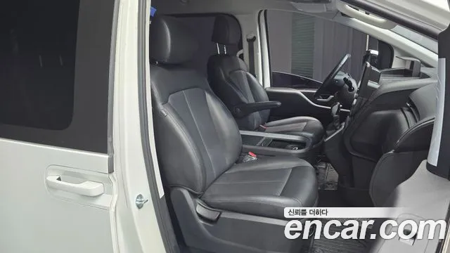 Hyundai Staria 2022 thumb 12