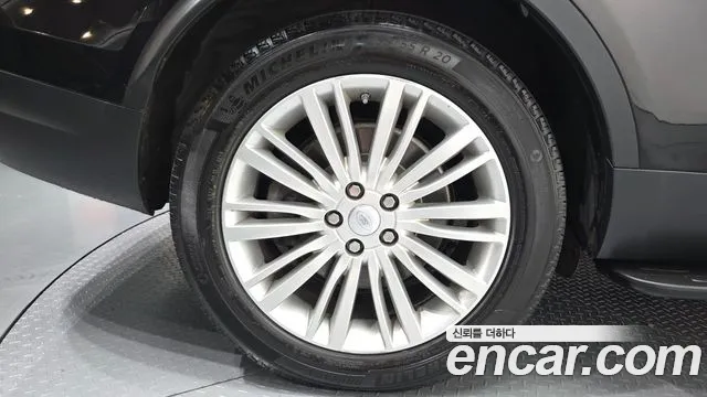 Land Rover Discovery 2017 thumb 5