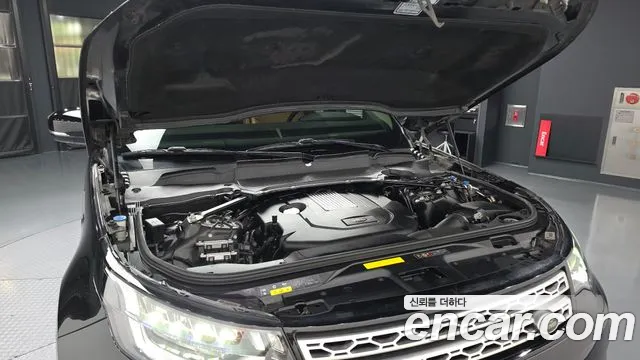 Land Rover Discovery 2017 thumb 6