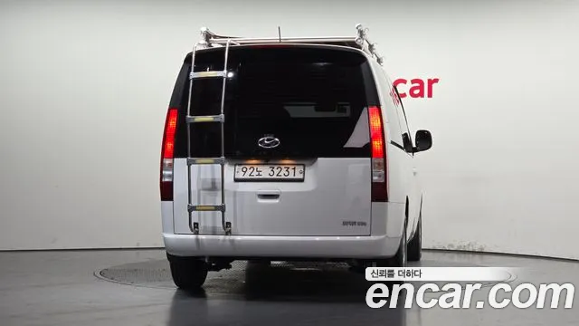 Hyundai Staria 2021 thumb 4