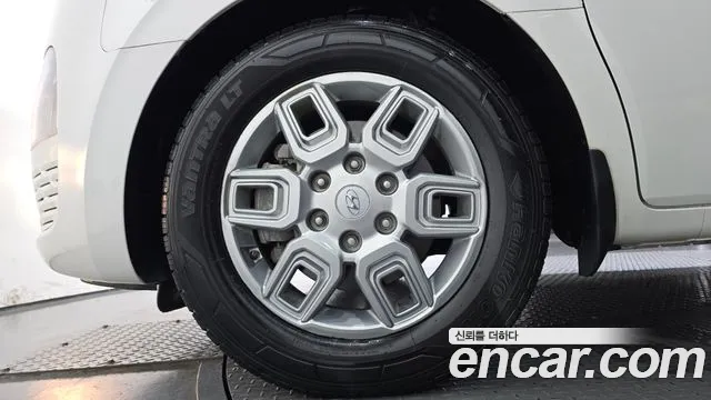 Hyundai Staria 2021 thumb 5