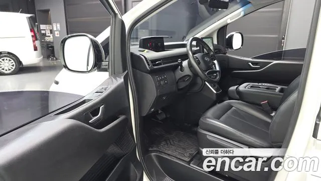Hyundai Staria 2021 thumb 10