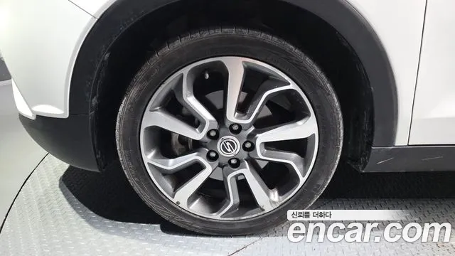 KG_Mobility_Ssangyong TIBOLI 2015 thumb 5