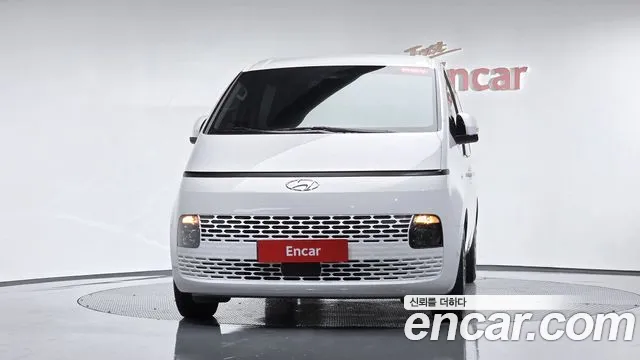 Hyundai Staria 2023 thumb 2