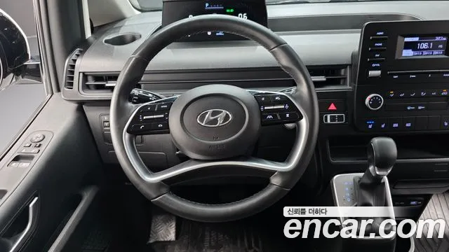 Hyundai Staria 2023 thumb 12