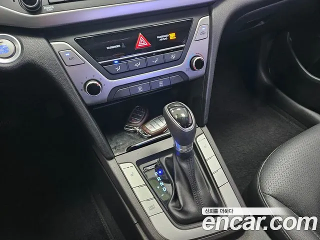 Hyundai Avante 2017 thumb 9