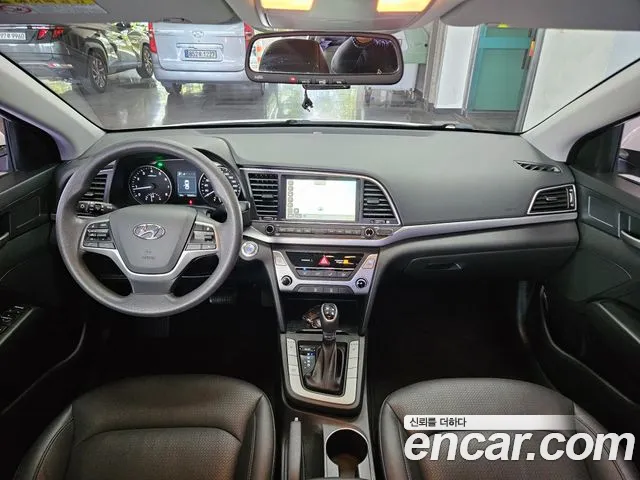 Hyundai Avante 2017 thumb 10