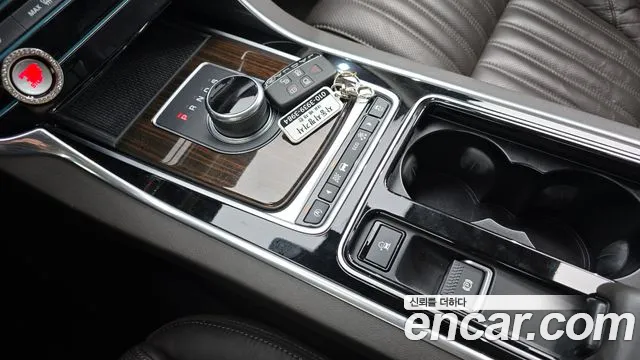 Jaguar XF 2017 thumb 9