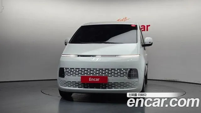 Hyundai Staria 2025 thumb 3