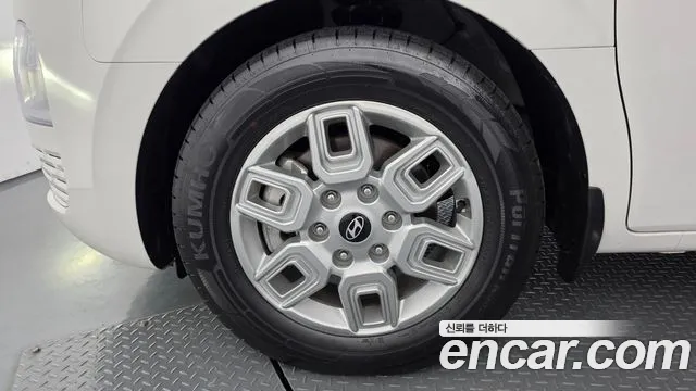 Hyundai Staria 2025 thumb 5