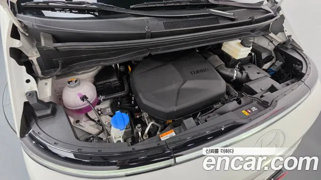 Hyundai Staria 2025 thumb 6