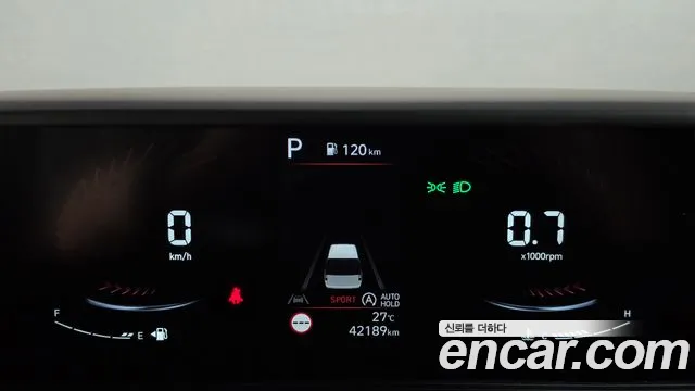 Hyundai Staria 2025 thumb 8