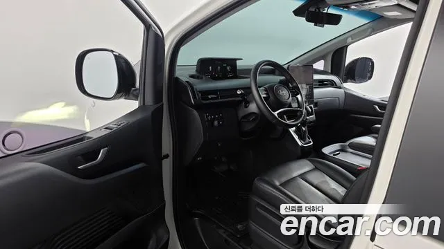 Hyundai Staria 2025 thumb 10