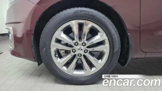 Kia Carnival 2018 thumb 4