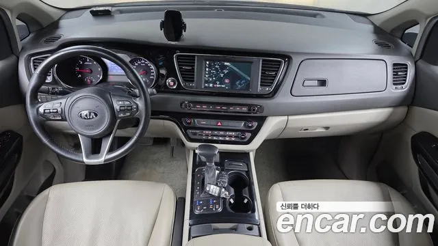 Kia Carnival 2018 thumb 6