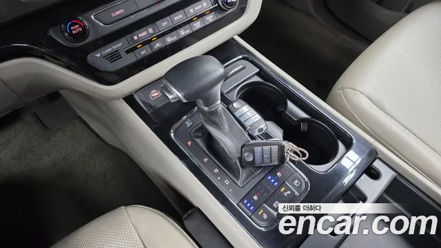 Kia Carnival 2018 thumb 8
