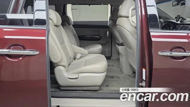 Kia Carnival 2018 thumb 10
