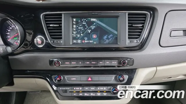 Kia Carnival 2018 thumb 12