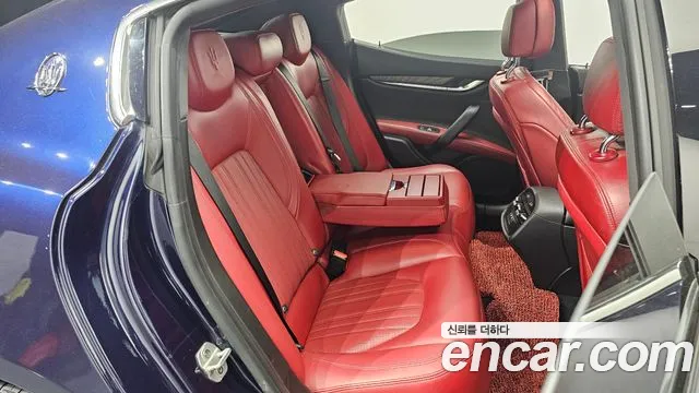 Maserati Ghibli 2018 thumb 11