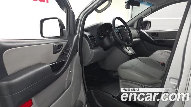 Hyundai Starex 2015 thumb 10