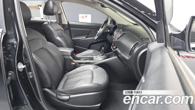 Kia Sportage 2010 thumb 11