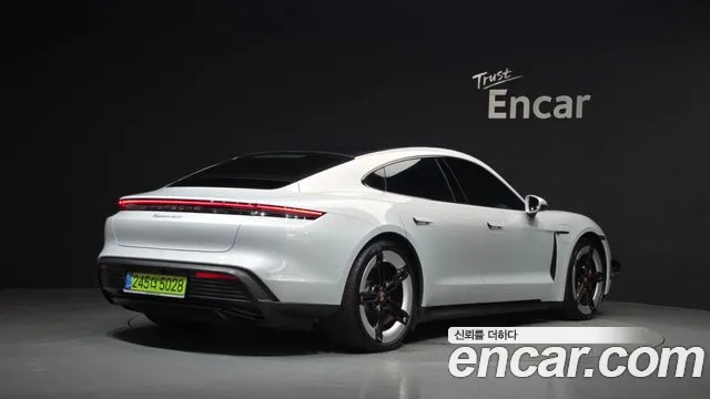 Porsche Taycan 2025 thumb 2
