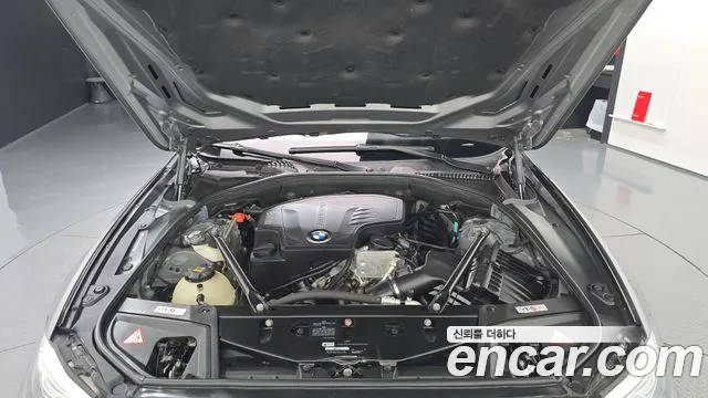 BMW 5 серии 2015 thumb 6